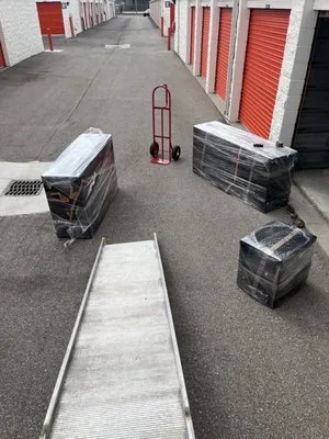 Metro Lightning Logistics INC