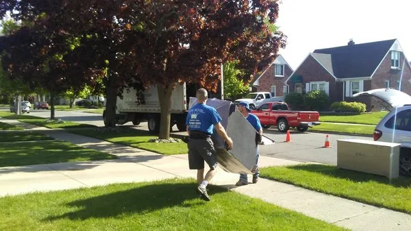 Royal Movers Enterprises LLC